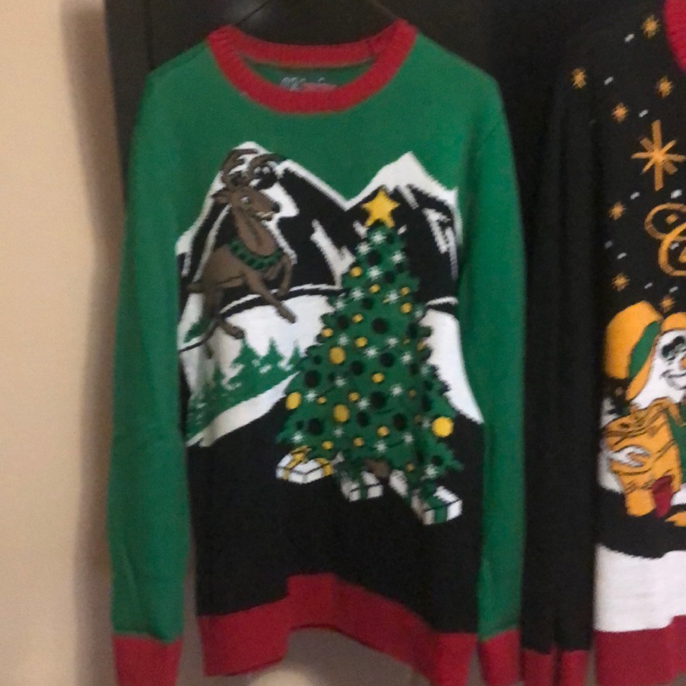 UGLY SWEATER LIGHT UP SIZE MEDIUM WORN ONCE